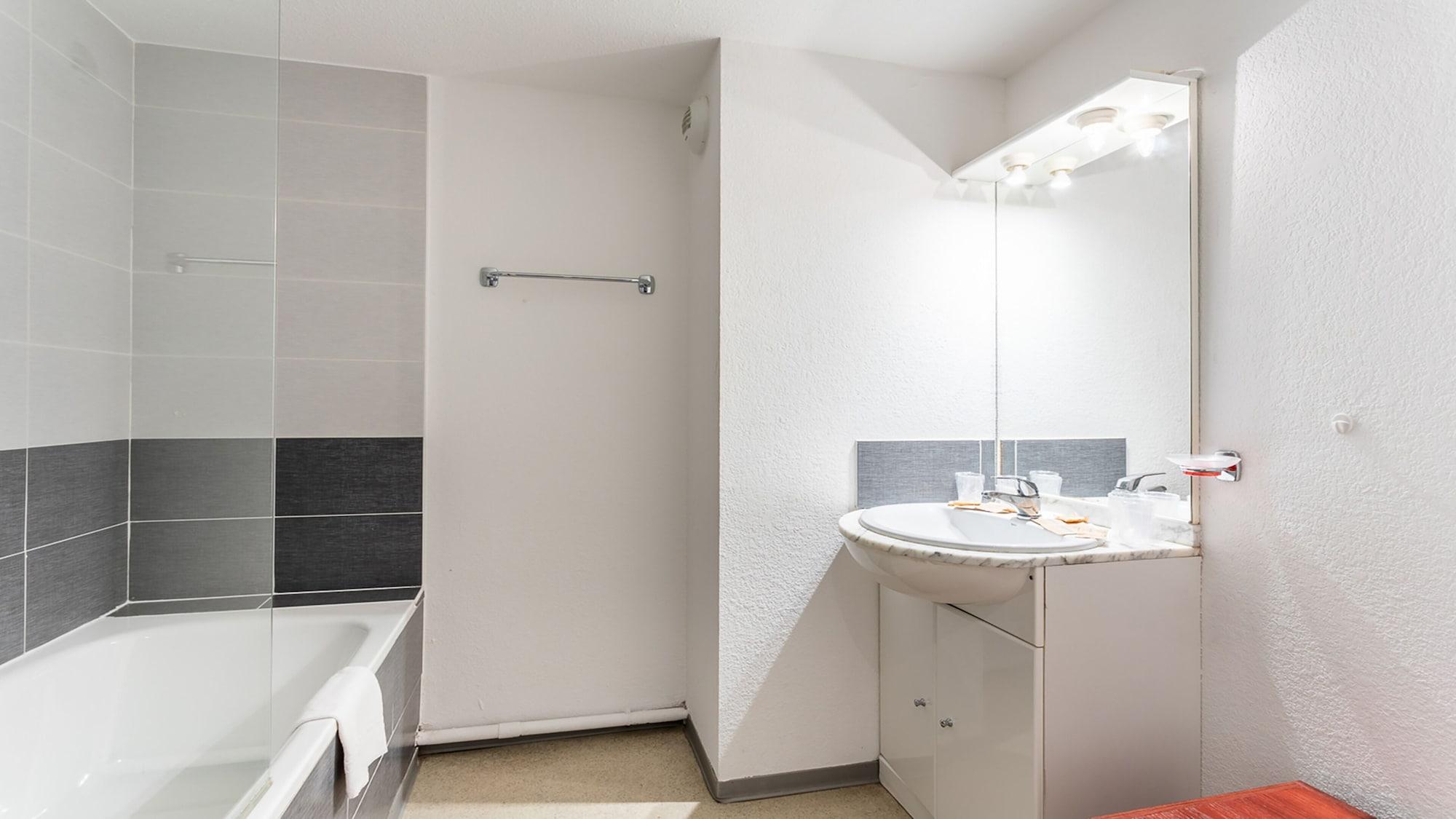 Vacanceole - Residence Le Saint Clair Agde Ngoại thất bức ảnh
